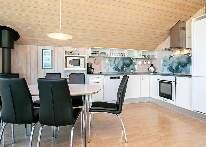 Seaside Panorama Retreat - By Traum *